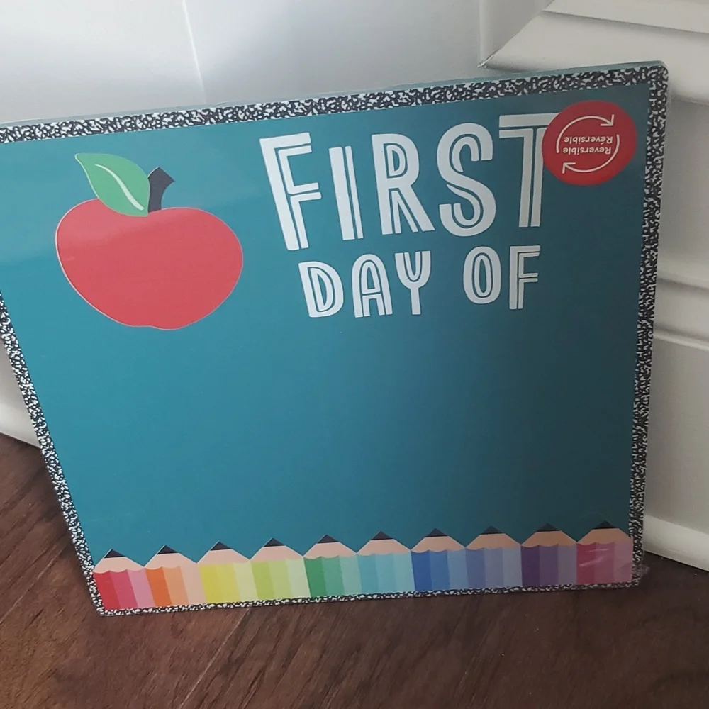 TEACHER'S ACCESSORIES